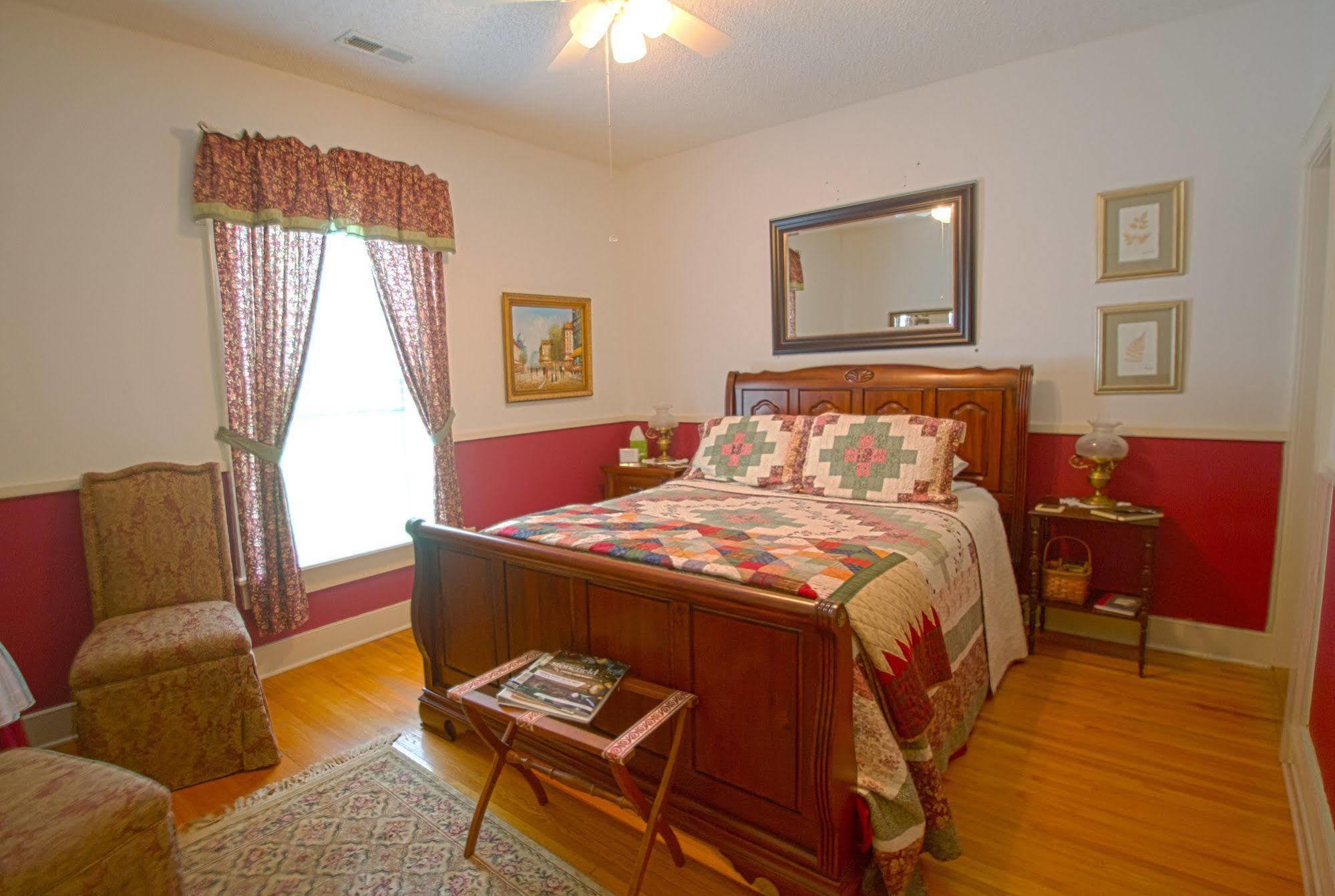 Orchard House B&B Lovingston Exterior photo