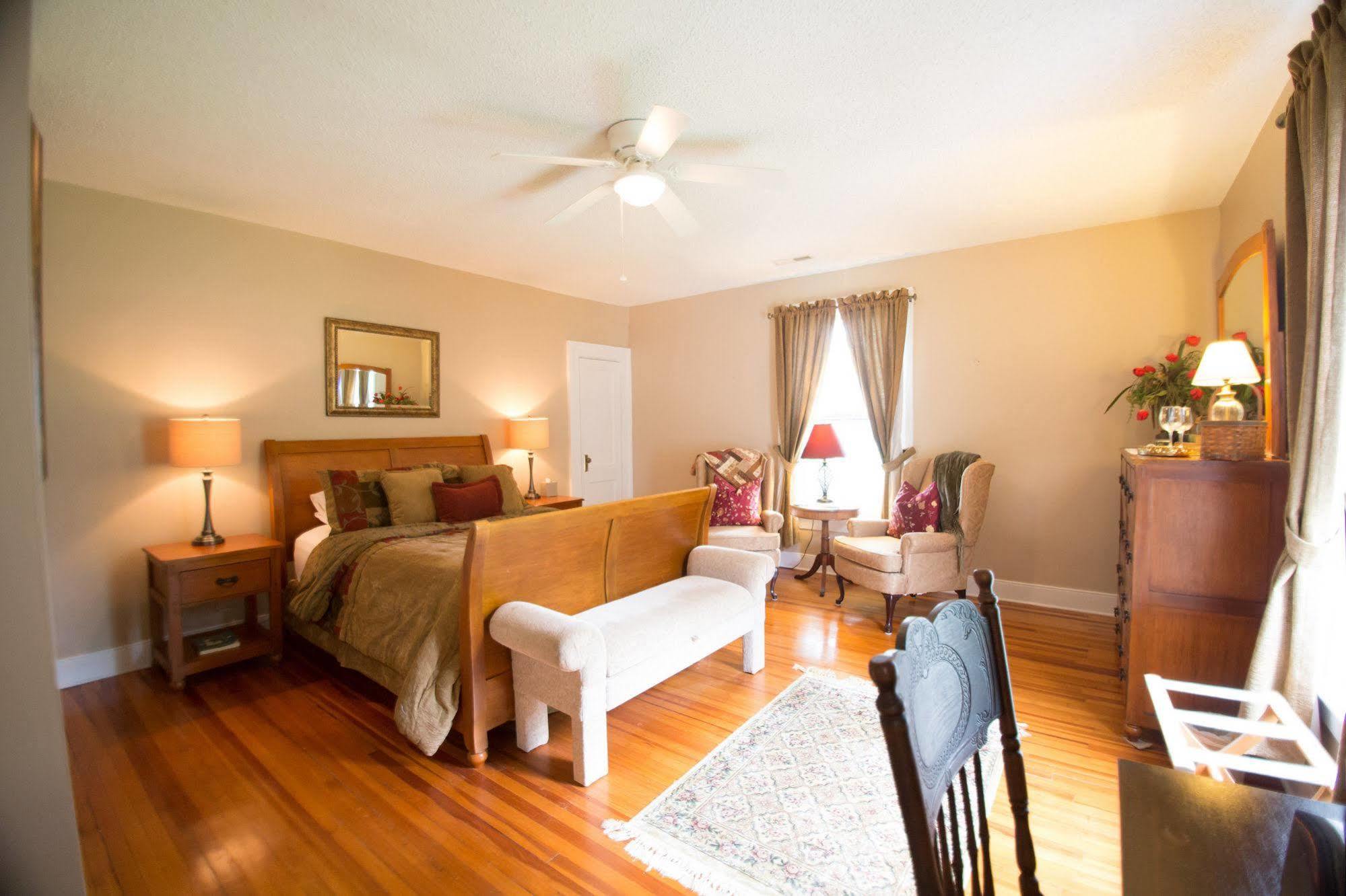 Orchard House B&B Lovingston Exterior photo